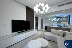 Upgraded | Vacant | Furnished | Corner Unit