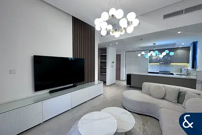 Upgraded | Vacant | Furnished | Corner Unit