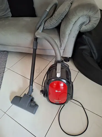 LG Vacuum Cleaner 2000W 1.5LTR Dust Container capacity