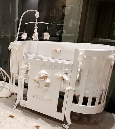 Nanan (Italian Brand) Oval Baby Crib