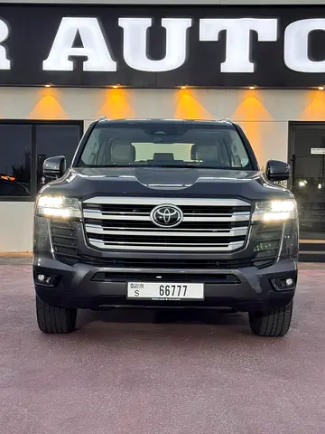 2025 Toyota Land Cruiser GXR - GCC Specs - Brand New!