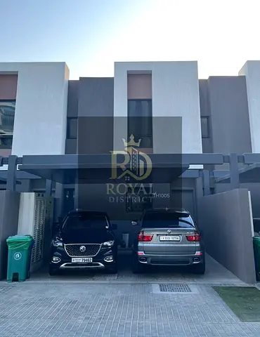 STUNNING 2 BEDROOM TOWNHOUSE | STYLISH LAYOUT | MODERN DESIGN | CLOSE TO ALL AMENITIES | PRIME LOCATION