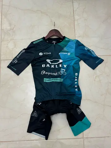 Oakley cycling bibset jersey medium