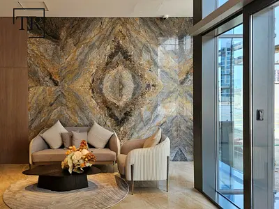 Exclusive Unit | Furnished | Middle | Upto 4 Chqs