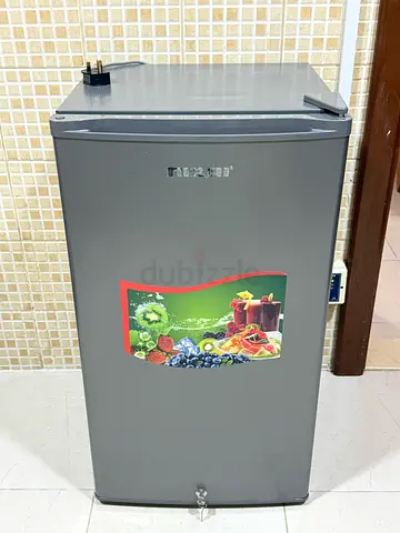 Compact single-door refrigerator - excellent condition
