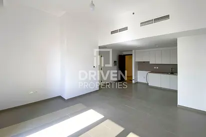 Spacious Apt with Maids and study Rooms | Vacant
