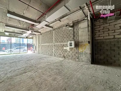 ROAD VIEW - VACANT SHOP - PRIME LOCATION