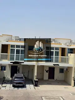 LUXURY SPACIOUS 3BEDROOMS FOR RENT READY TO MOVE MIDDLE UNIT SINGLE ROW