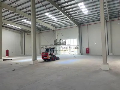 Warehouse for rent with showroom, 6015 sq ft, 65 kW electricity