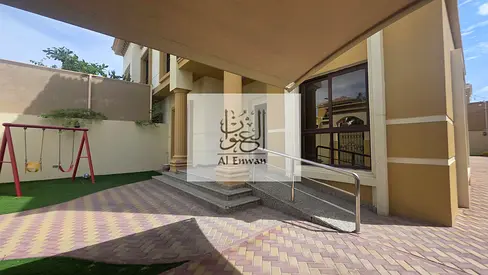 فيلا للبيع ٣ غرف  موقع مميز قريب من الجسر الحوشي