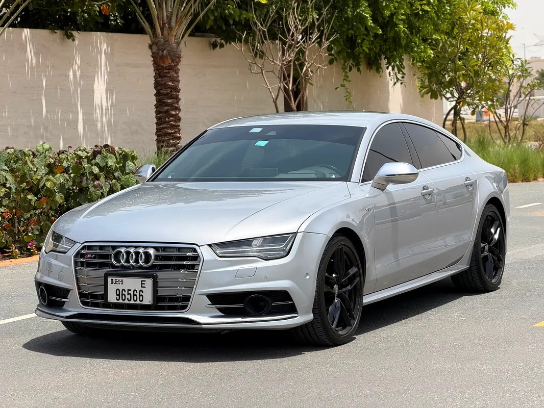 Audi S7 2015 — photo 1 of 13