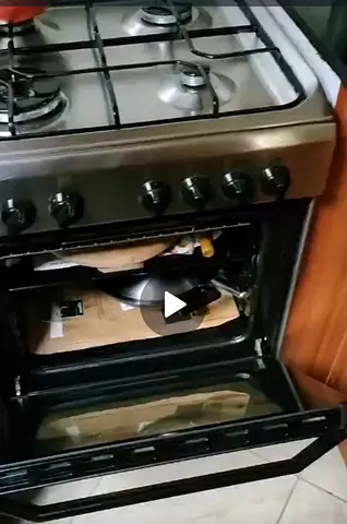 Used freestanding gas oven with 4-burner hob - good working condition