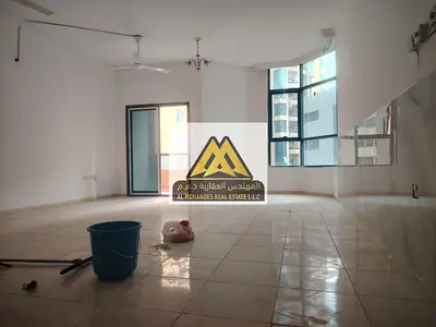 مساحة واسعة | غرفة خادمة | 3 حمام | 2 بلكونة بإطلالة مفتوحة | موقع حيوي قريب من الخدمات | سكن عائلي مميز