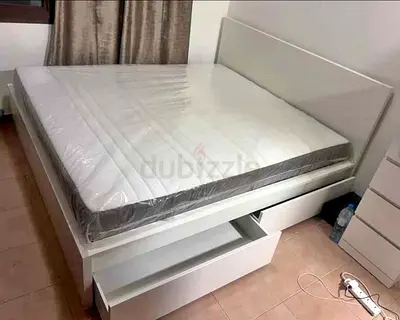 IKEA malam king‑size bed (180 × 200 cm) with 2 storage drawers underneath and an IKEA mattress ✨