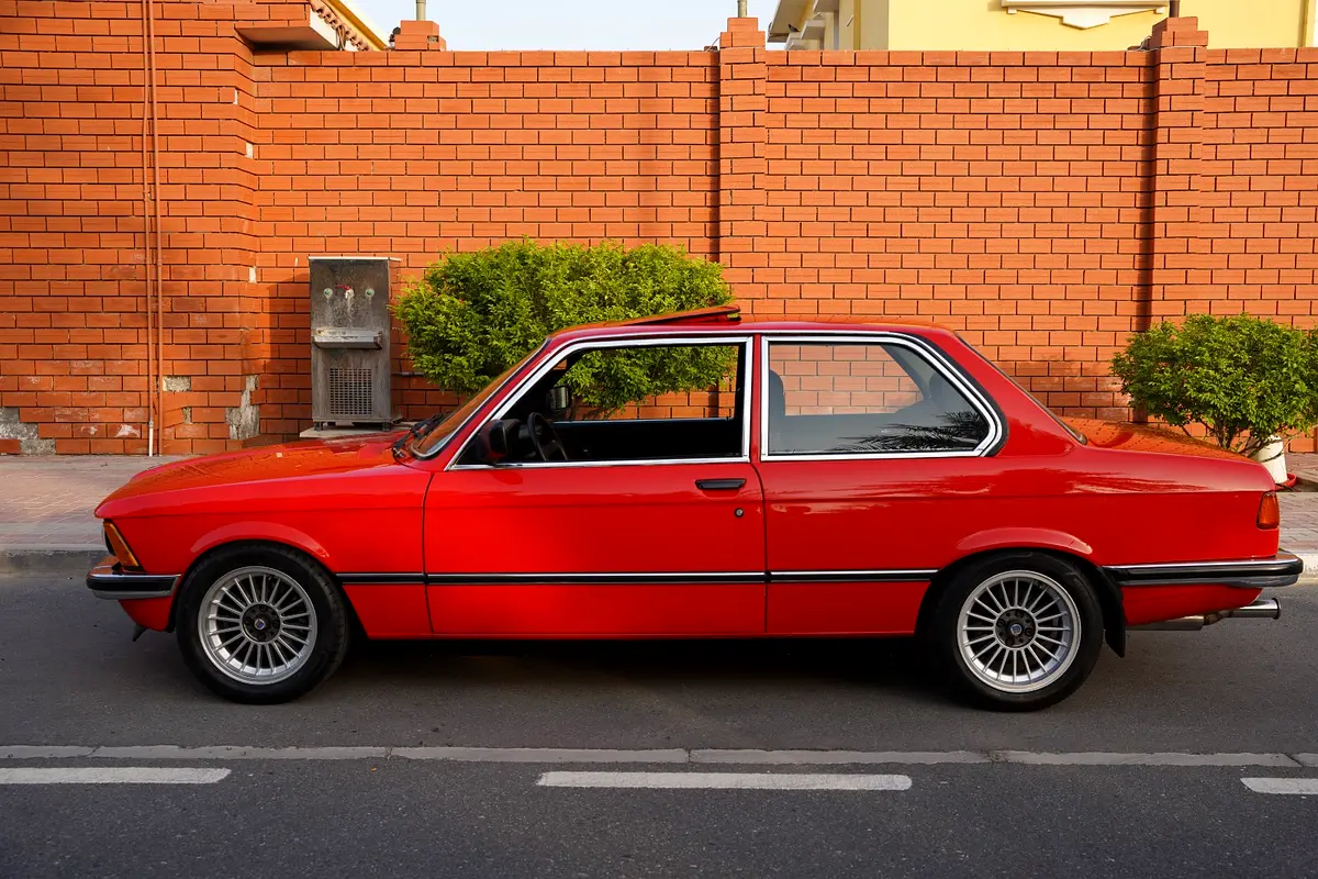 BMW 3-Series 1982 — photo 1 of 20