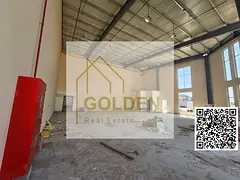 (first tenant), 2 corner units on the main road Area: 2,800 sq. ft. each warehouse Internal bathroom