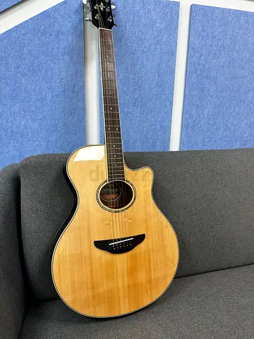Acoustic-Electric Guitar YAMAHA APX600