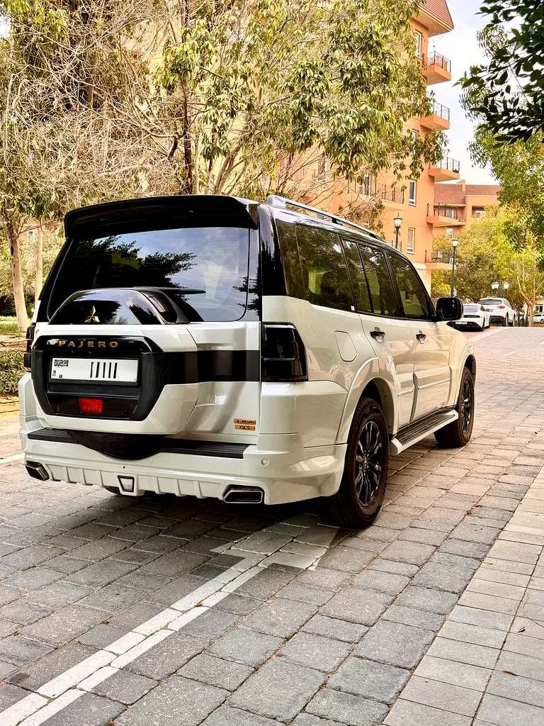 Mitsubishi Pajero 2020 — photo 1 of 12