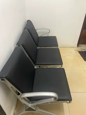 Visitor chair 3 seater with cushion black and silver