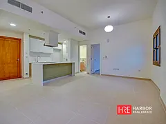 Modern 1-Bed | Well-Maintained | Community View