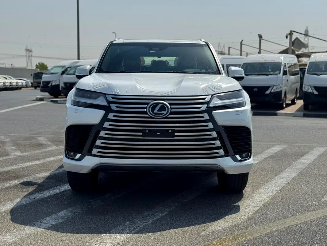 Lexus LX-Series 2025 — photo 1 of 19