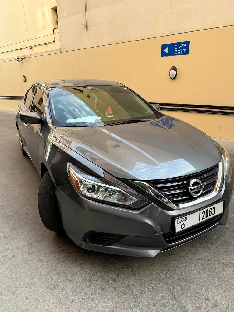 Nissan Altima 2016 — photo 1 of 5