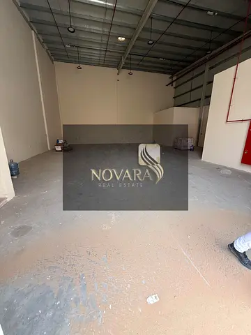 A great opportunity for rent in the Emirate of Umm Al Quwain, featuring a modern warehouse in the Umm Al Thaoub area with a suitable space and practic
