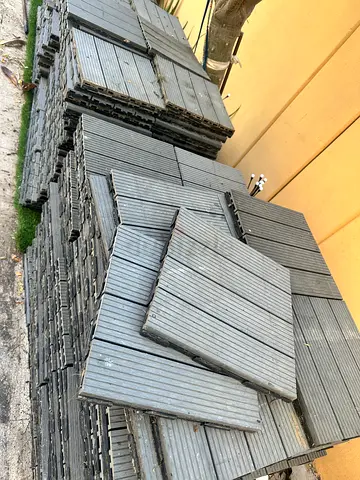 Floor tiles