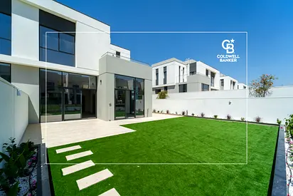 Privacy | Opposite Park | Big Plot