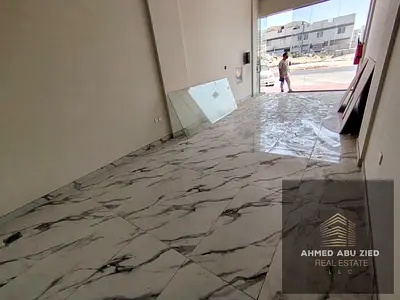 محلات للإيجار السنوي في الجرف 3 – عجمان | قرب السوق الصيني وأسواق القبائل ومخرج دبي والشارقة – مساحات 420 و530 قدم بأسعار مميزة