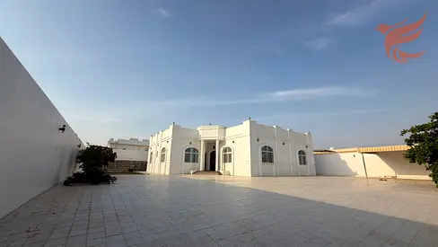 Al Riffa 3BR+majlis maid room Villa for rent 115k