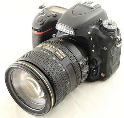 Nikon D750 DSLR with 24-120mm VR Lens - Good Condition