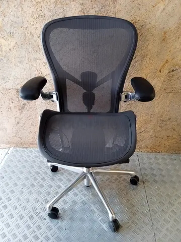 Im for selling Herman Miller Remastered chair size B Fully Loaded available