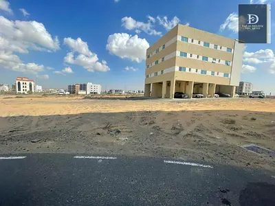 للبيع فى الشارقة منطقة تلال  قطعة ارض سكنية   مساحة 10763  قدم مربع  على طريق 24 متر