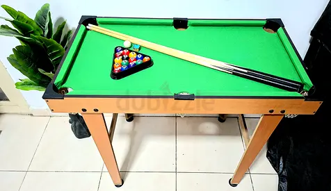 Small Billiards / Pool Table – Complete Set with Cues, Balls  Chalk – Excellent Condition