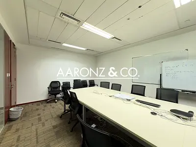 BRIGHT FITTED OFFICE | COMPACT LAYOUT | PREMIUM
