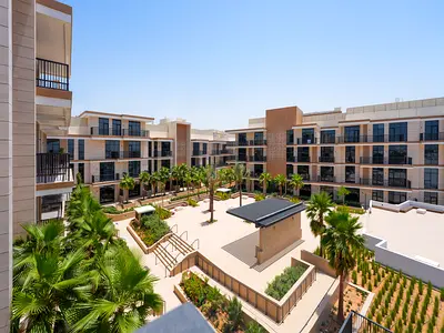 Spacious Layout| Vacant| Park View| Elite Living
