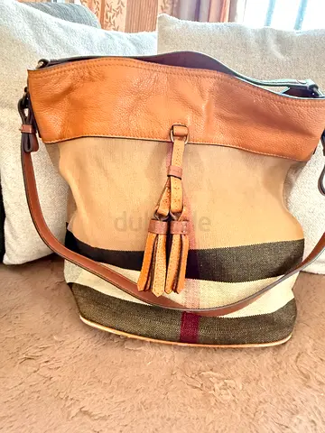 Pre-owned and in good condition. No return and no exchange. Serious buyers only.