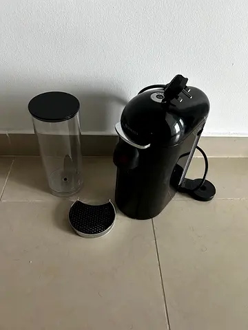 Nespresso Vertuo Coffee Machine – Good Condition