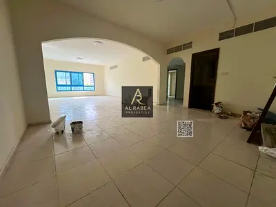 مساحه كبيره -موقع مميز-غرفه خادمه-2بلكونه-جاهزه للسكن