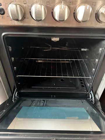 Used freestanding gas oven with grill, good working condition