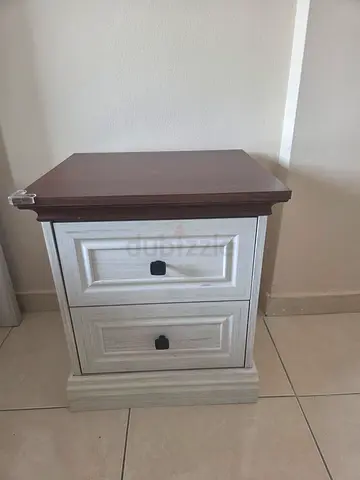 2 x nightstands in whitewashed finish with dark top