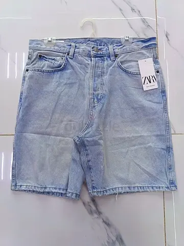 Wholesale Light wash denim shorts (ZARA) - size tag attached