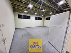 850 sqft specious space with good height available in Al-qouz