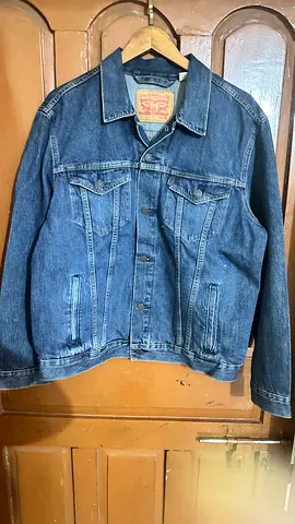Levis Classic Denim Trucker Jacket - Size XL, Good Condition