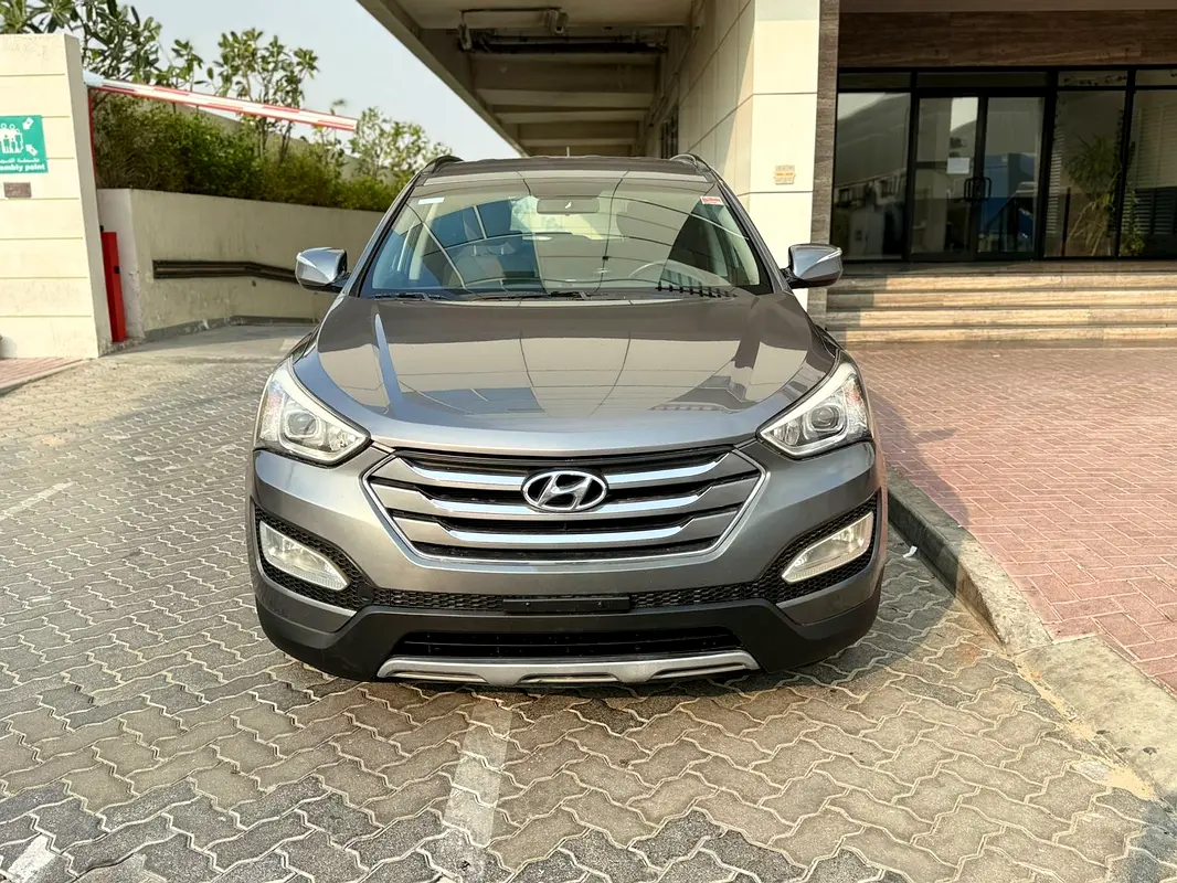 Hyundai Santa Fe 2013 — photo 1 of 9
