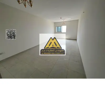 شقة غرفتين في ثاني صف كورنيش عجمان، غرفتين ماستر، بلكونة، باركن، إطلالة جميلة. 52,000 درهم سنويًا، 4 دفعات، موقع مميز قريب من الخدمات.
