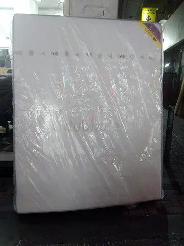 Queen size mattress 150x190cm with top foam.  Same day delivery available