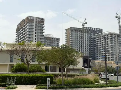 Community View | Original Price | Middle Floor