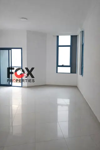 فرصة استثمارية مميزة للبيع بمنطقة الراشيدية 2 أبراج الخور، تتميز ببلكونة اطلالة  تصميم الشقة يناسب العائلات الباحثة عن المساحات الكبيرة والراحة.